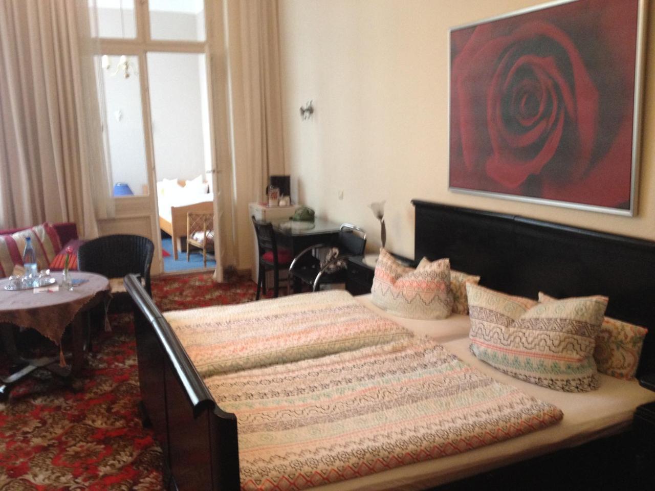 Hotel Pension Columbus Am Kurfurstendamm Berlin Luaran gambar