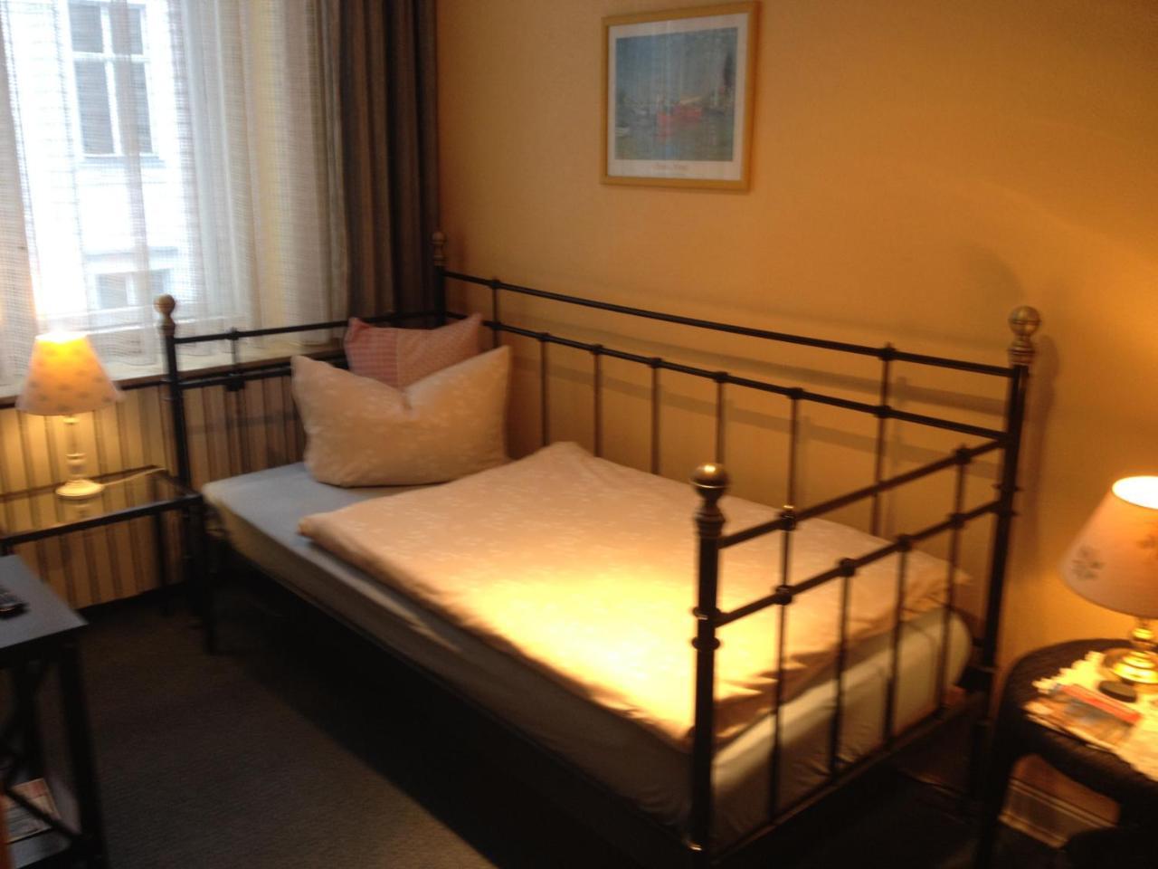 Hotel Pension Columbus Am Kurfurstendamm Berlin Luaran gambar
