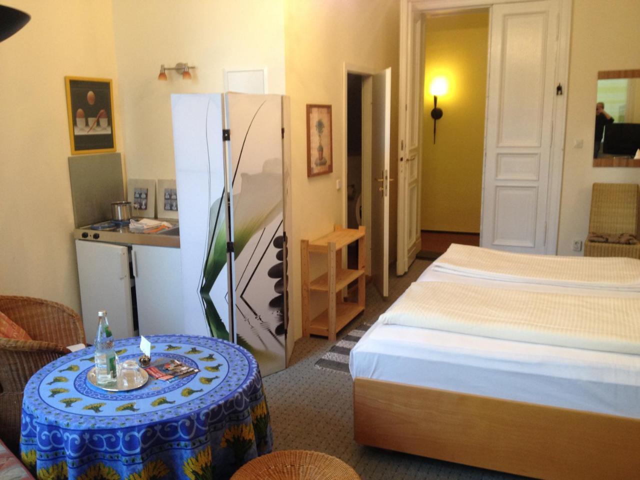 Hotel Pension Columbus Am Kurfurstendamm Berlin Luaran gambar