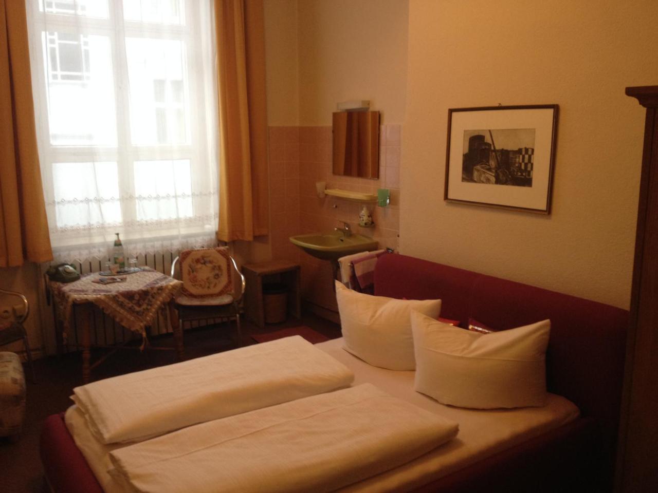 Hotel Pension Columbus Am Kurfurstendamm Berlin Luaran gambar